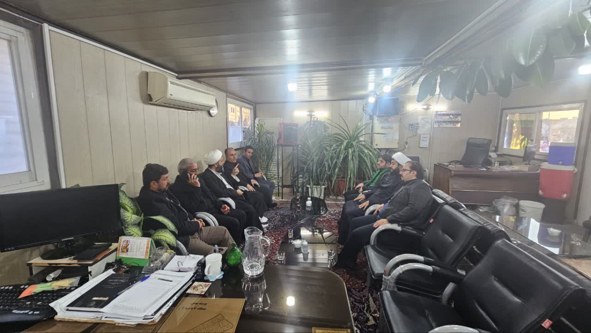 بازدید روند آماده‌سازی میدان بزرگ امام خمینی(ره) و اطراف حرم حضرت فاطمه معصومه(س) جهت ایام فاطمیه